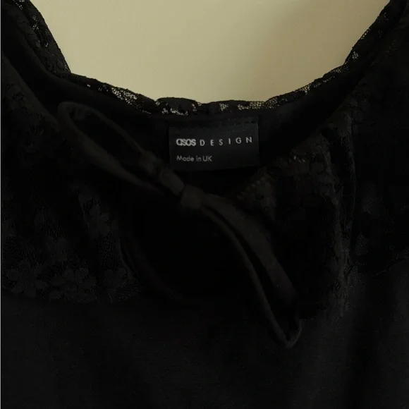 NWT ASOS design Lace Trim Top - Picture 4 of 4